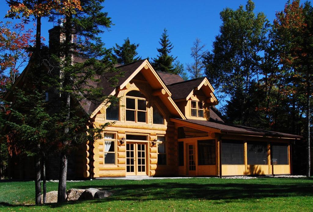 FIDDLER LAKE RESORT | ⋆⋆⋆⋆ | MILLE-ISLES, CANADA | SEASON DEALS FROM $448